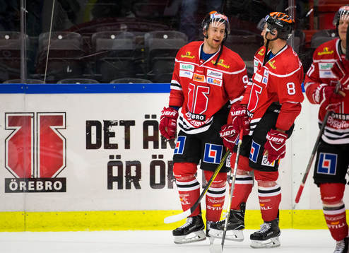 Örebros Tylor Spink gör 2-1 och jublar med sin