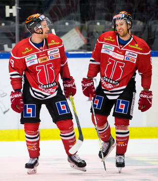 Örebros Tylor Spink gör 2-1 och jublar med sin