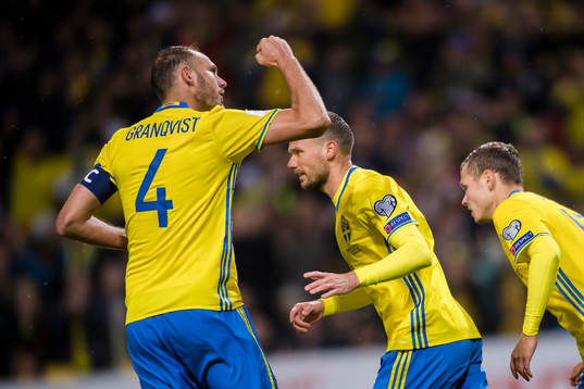 Sveriges Andreas Granqvist och Marcus Berg  jublar