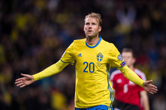 Sveriges Ola Toivonen jublar