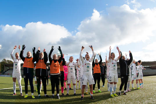 Rosengårds spelare jublar