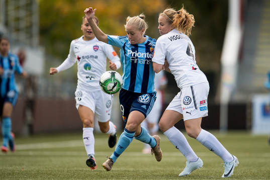 Rosengårds Glodis Perla Viggosdottir och Djurgårdens Mia