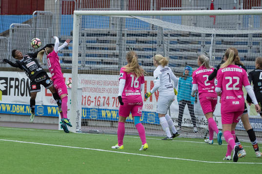 Kristianstads Ogonna Chukwudi nära att utjämna till 2-2 i