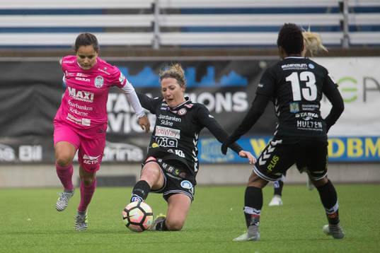 Kristianstads Becky Edwards och Eskilstunas Malin Diaz