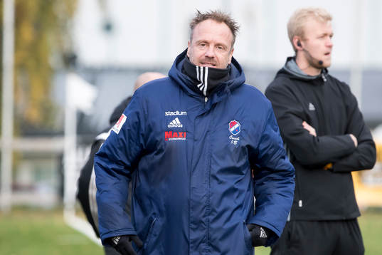 Kvarnsvedens tränare Jonas Björkgren  i fotbollsmatchen i