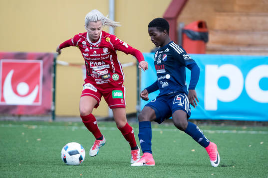 Kvarnsvedens Brianne Reed och Piteås Lotta Ökvist  i