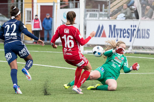 chans för ??? framför Kvarnsvedens Jenny Wahlen  i