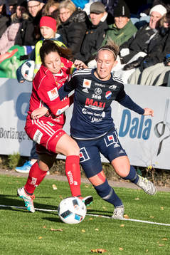 Piteås Felicia Karlsson jo kamp med Kvarnsvedens Julia