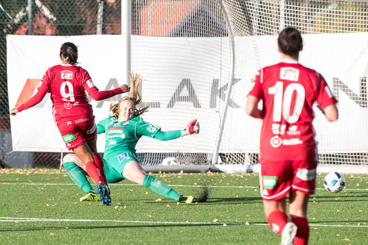 Piteås Madelen Janogy reducerar till3-1 bakom Kvarnsvedens