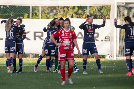 Kvarnsvedens spelarna jublar