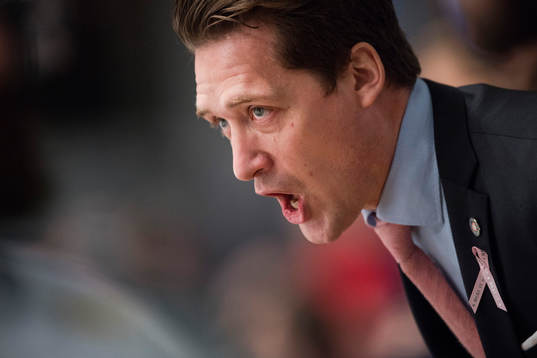 Växjös tränare Sam Hallam