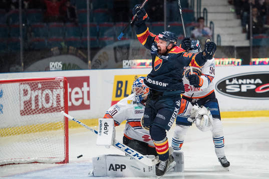 Djurgårdens Mikael Ahlén jublar