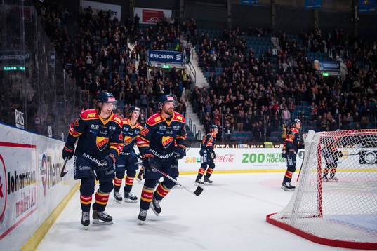 Djurgårdens Linus Johansson och Mikael Ahlén jublar