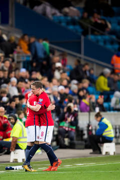 Martin Linnes and Stefan Johansen of Norway