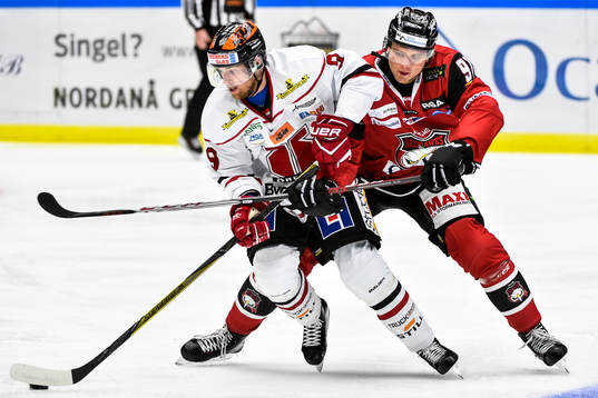 Örebros Tylor Spink och Malmö Redhawks Max Görtz