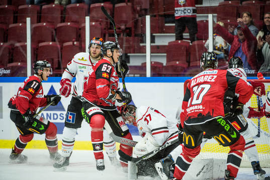 Malmö Redhawks Fredrik Händemark gör 1-2 på Örebros