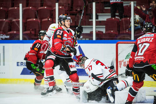 Malmö Redhawks Fredrik Händemark gör 1-2 på Örebros