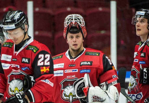 Malmö Redhawks Lars Bryggman, målvakt Oscar Alsenfelt och