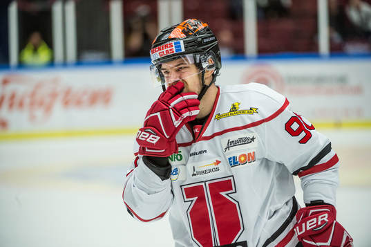 Örebros Libor Hudacek tar sig för munnen