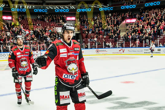 Malmö Redhawks Nils Andersson jublar