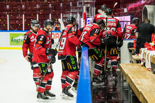 Deppiga malmöspelare lämnar planen