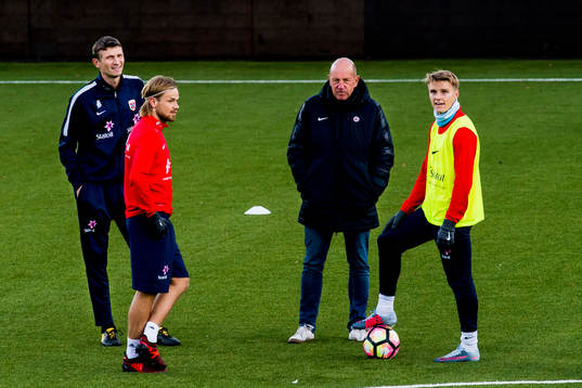 Tore André Flo, Iver Fossum, Nils Johan Semb, Chief of