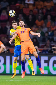 Sveriges Victor Nilsson Lindelöf och Hollands Bas Dost