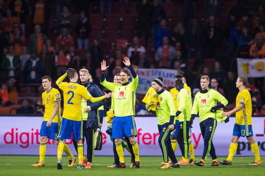 Sveriges spelare jublar