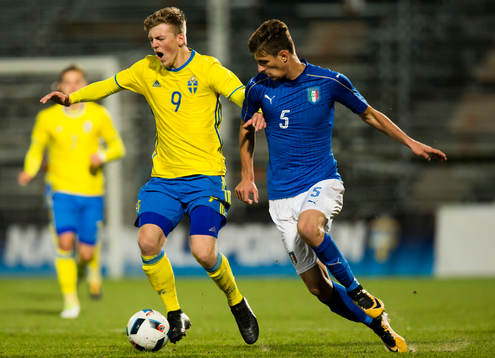 Bläddra bland fler bilder av Fotboll, EM-kval, P18, Sverige - Italien