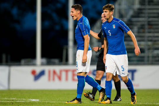 Italiens Andrea Pinamonti jublar