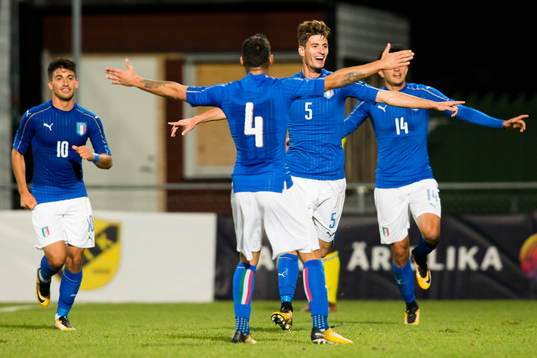 Italiens Matteo Gabbia jublar