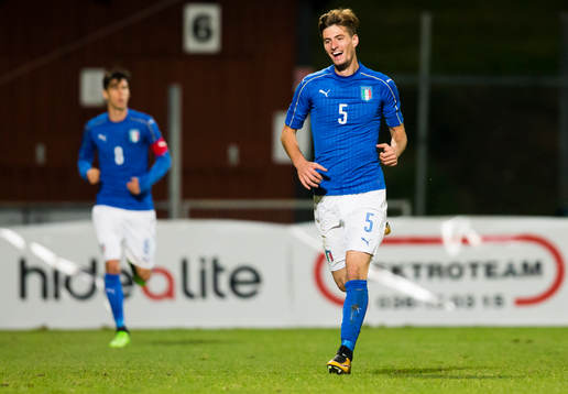 Italiens Matteo Gabbia jublar