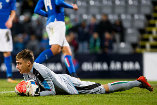 Italiens målvakt Alessandro Plizzari