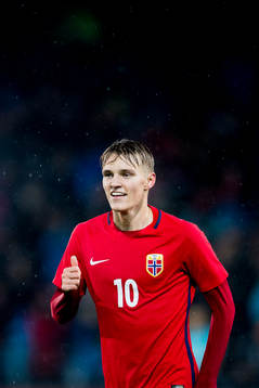 Martin Ødegaard of Norway celebrates 1-1