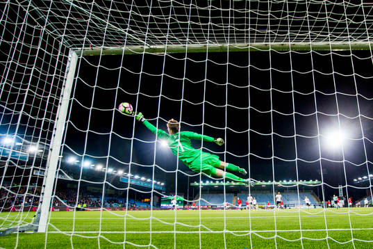 Goalkeeper Alexander Nübel of Germany makes a save