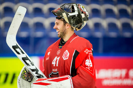 Goalkeeper Cristopher Nihlstorp of Malmö Redhawks cheers