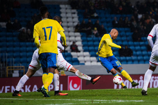 Sveriges Carlos Strandberg gör 2-0
