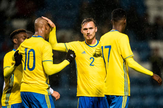 Sveriges Linus Wahlqvist klappar om Carlos Strandberg
