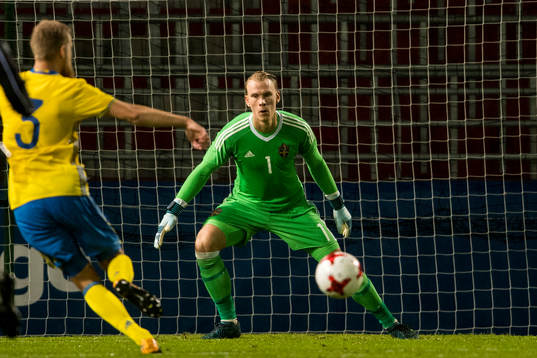 Sveriges målvakt Pontus Dahlberg
