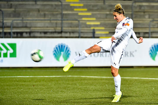 Rosengårds Anja Mittag gör 1-0