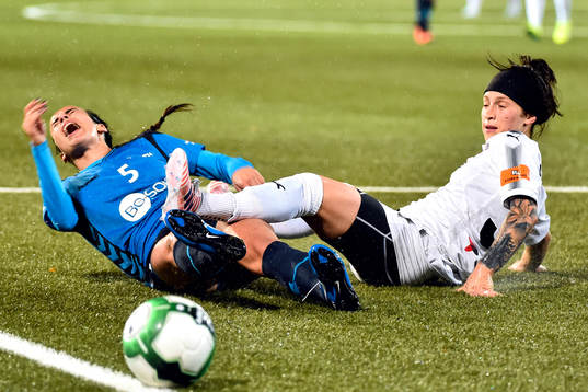 Rosengårds Ella Masar McLeod kapar Olimpia Clujs Teodora
