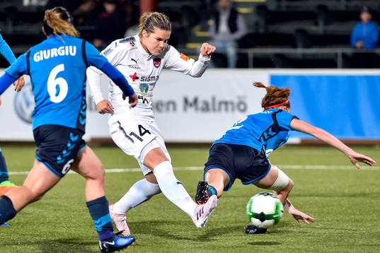 Rosengårds Hanna Folkesson gör  3-0
