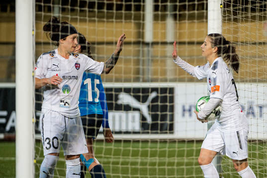 Rosengårds Ella Masar McLeod jublar med Iva Landeka som