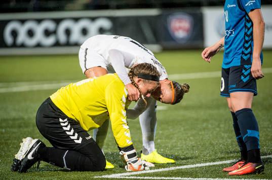 Rosengårds Sanne Troelsgaard Nielsen tittar till Olimpia