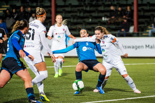 Olimpia Clujs Teodora Meluta mot Rosengårds Hanna Folkesson