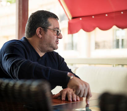 Spelaragenten Mino Raiola som företräder ett stort antal