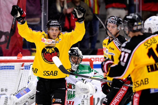 Luleås Petter Emanuelsson jublar
