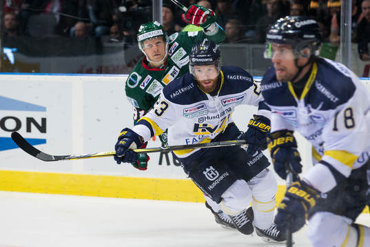 s Robin Figren och Frölundas Ryan Lasch