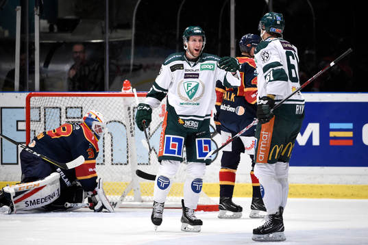 Färjestads Per Åslund jublar