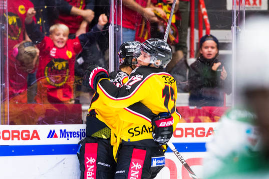 Luleås Andreas Falk jublar